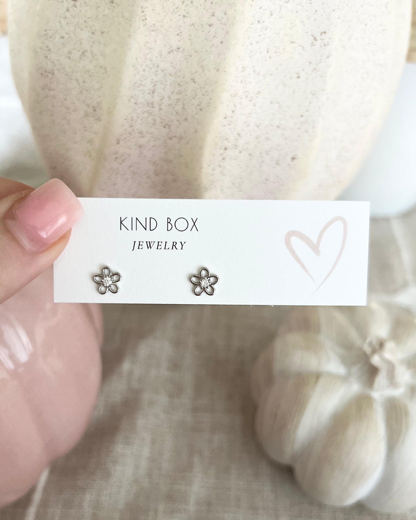 Earrings: daisy diamonds