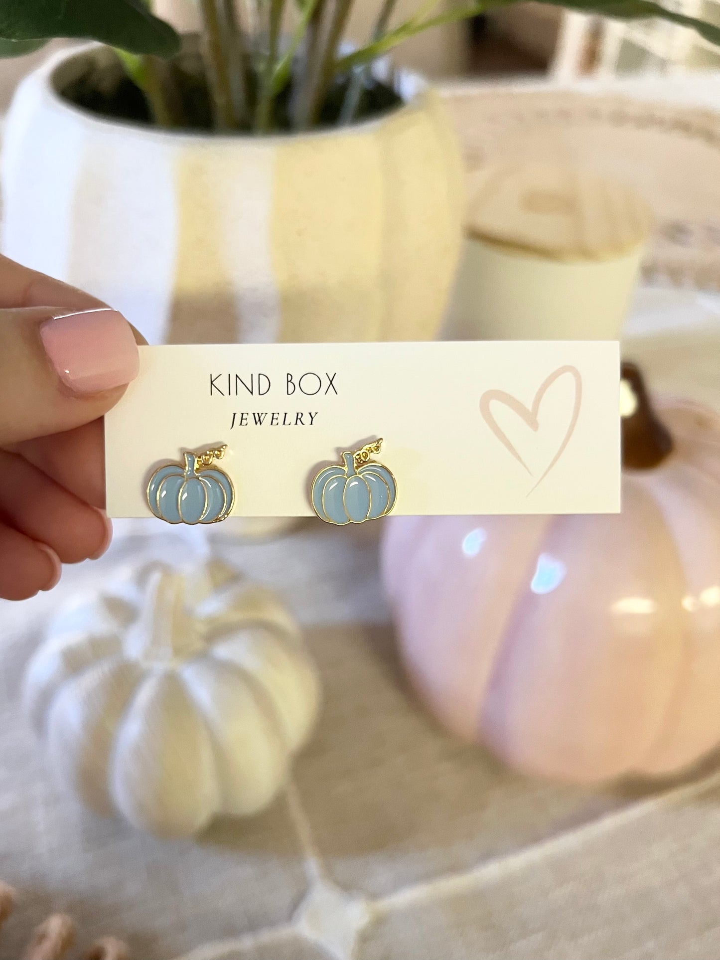 Earrings: pumpkin blues