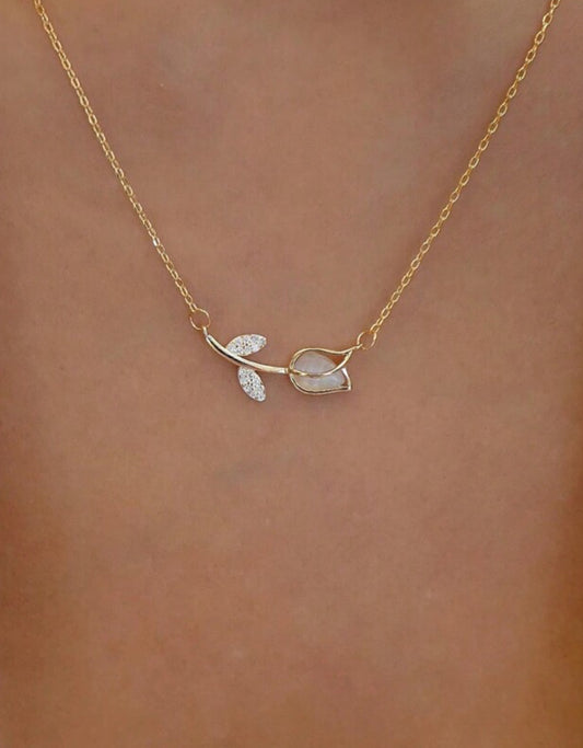 Necklace: Rose